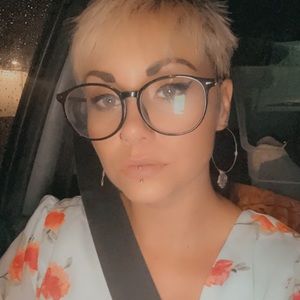 Meet your Posher, Kara mae